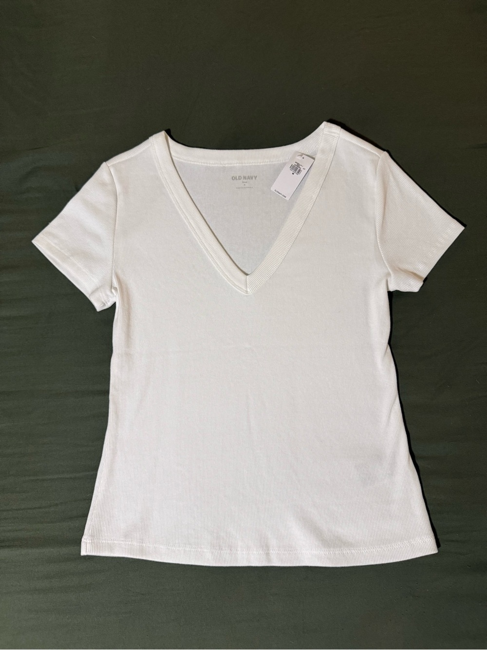Old Navy Snug-Fit Ribbed V-Neck T-Shirt White NWT Size Medium